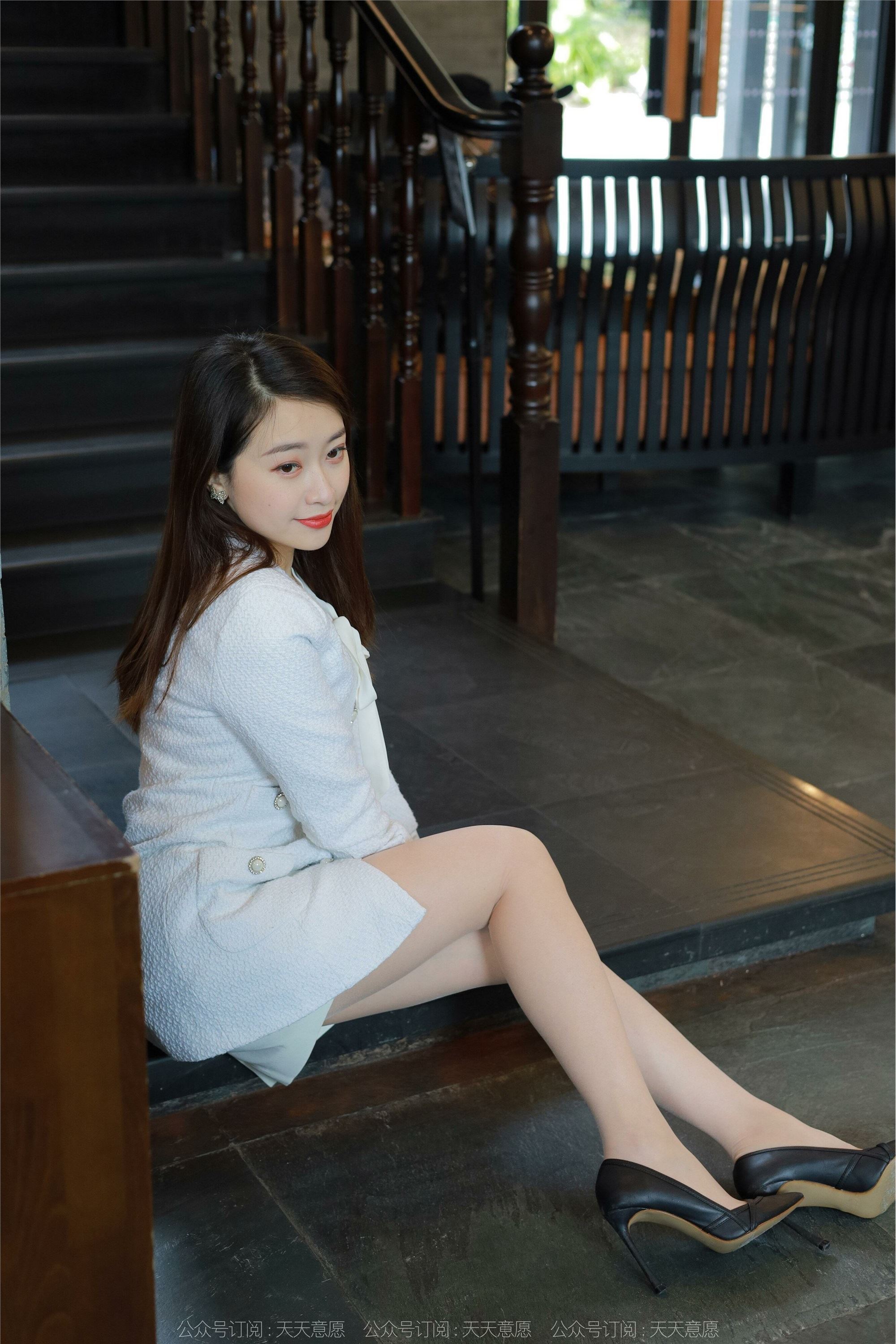 IESS异思趣向  2022.04.18 丝享家 1063：小婕《纯白OL套装》